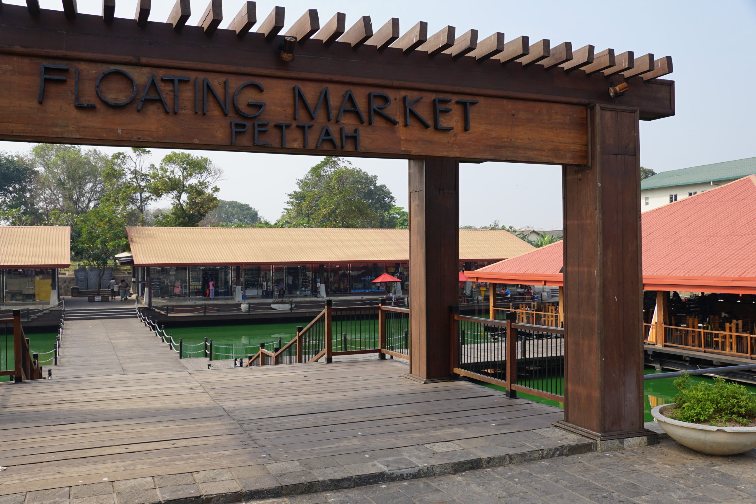 Pettah Floating Market